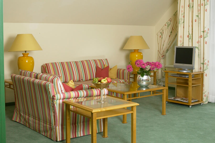 Sitzecke im Seehotel Mondsee in der Luxus Suite