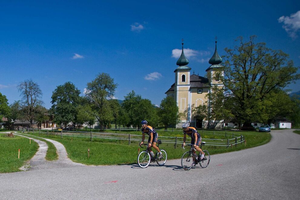 Rennradfahren am Mondsee im Salzkammergut