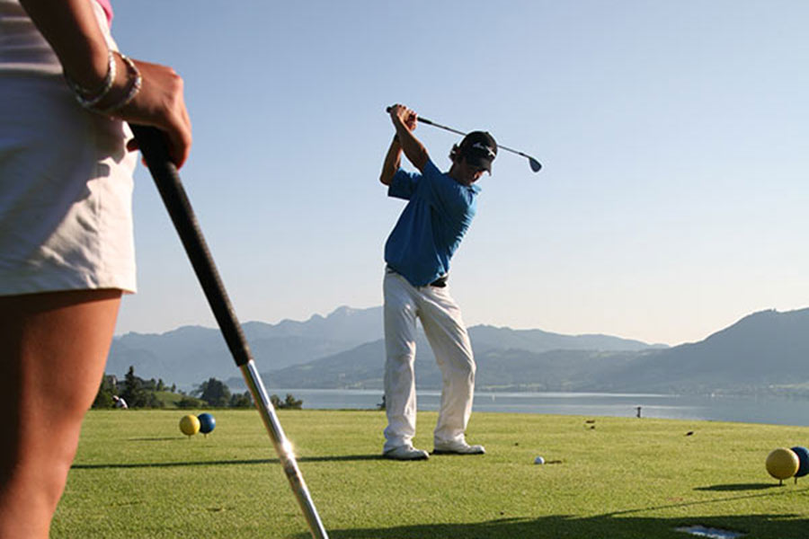 Idyllische Golfplätze im Salzkammergut Golfspieler im Salzkammergut