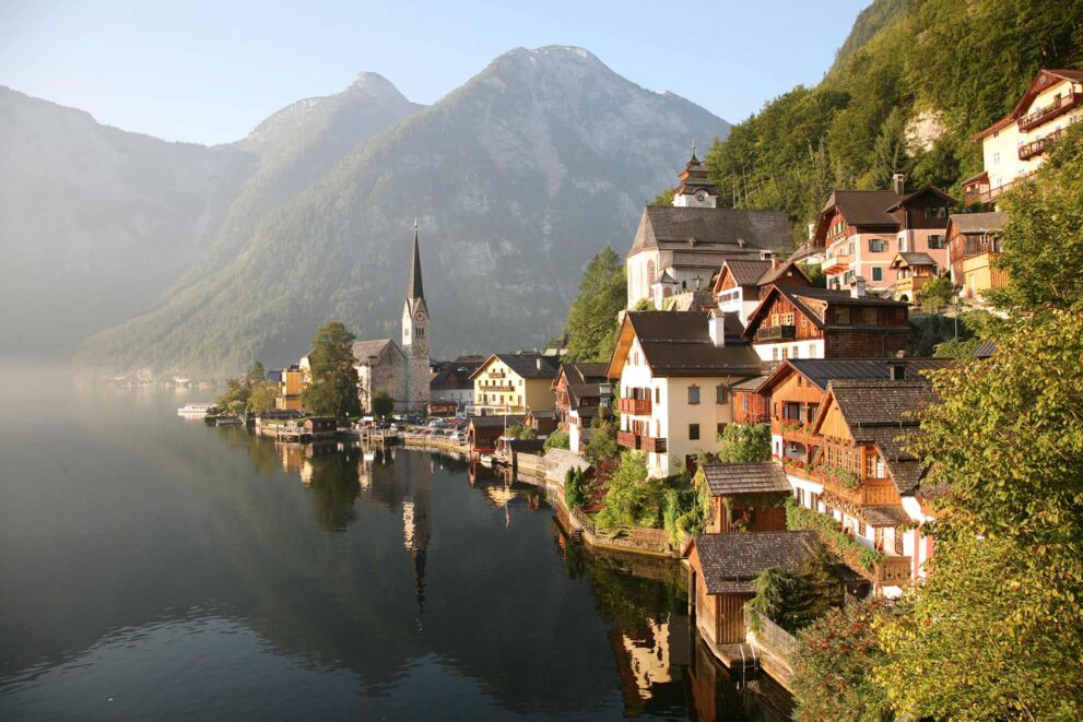 Das Weltkulturerbe Hallstatt mit der wunderschönen Seepromenade im Salzkammergut