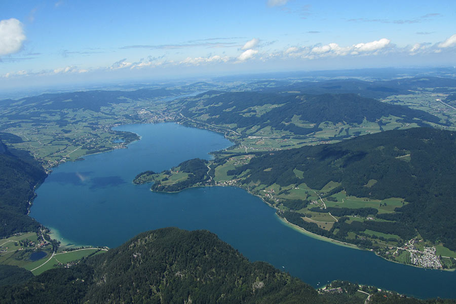 Wunderschöne Umgebung im Salzkammergut Der Mondsee in der Region Salzkammergut
