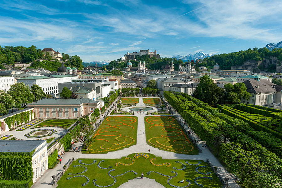 Mirabellgarten in der Stadt Salzburg Mirabellgarten und Schloss Mirabell in Salzburg