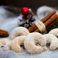 Weihnachtskekse Vanillekipferl mit Dekoration