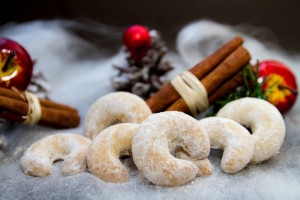 Weihnachtskekse Vanillekipferl mit Dekoration